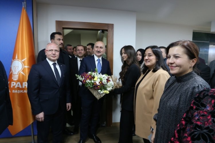Bakan Karaismailoğlu'ndan AK Parti Bursa İl Başkanlığı'na ziyaret