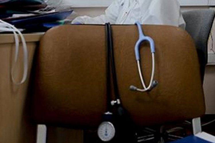 Mersin'de kadın doktora darp