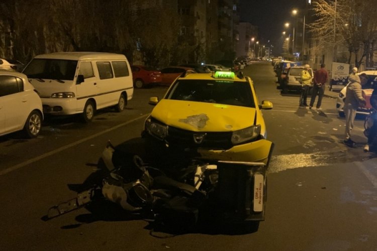 Tekirdağ'da taksiyle &ccedil;arpışan motosikletin s&uuml;r&uuml;c&uuml;s&uuml; yaralandı