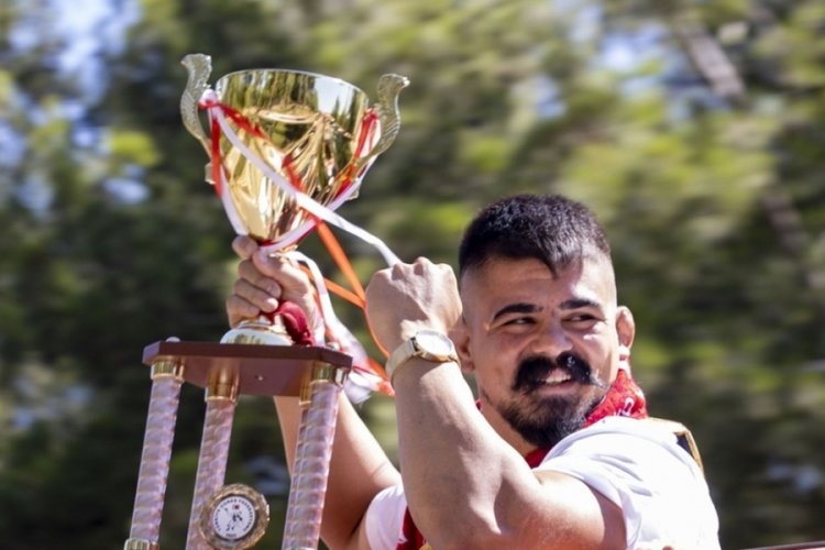 Başpehlivan Cengizhan Şimşek'in &ouml;d&uuml;l ve dereceleri iptal edildi
