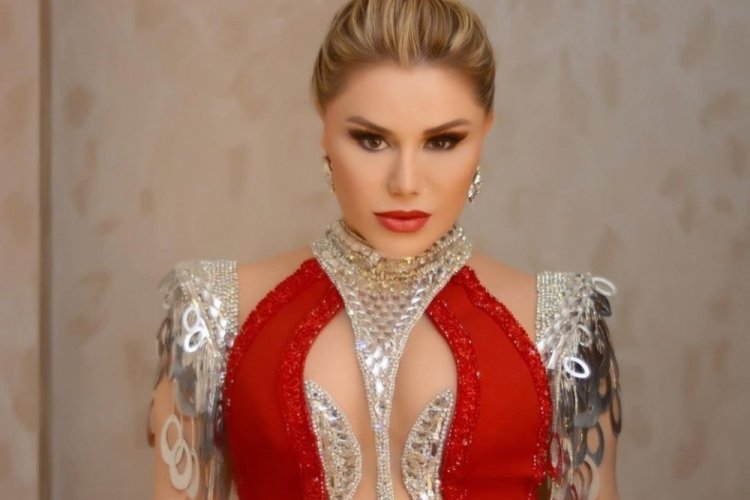 Ceylan, kırmızı elbisesiyle poz verdi