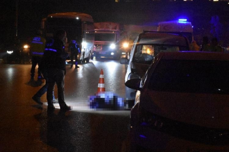 Adana'da iki aracın &ccedil;arpıştığı kazada kaynanasından sonra gelin de yaşamını yitirdi