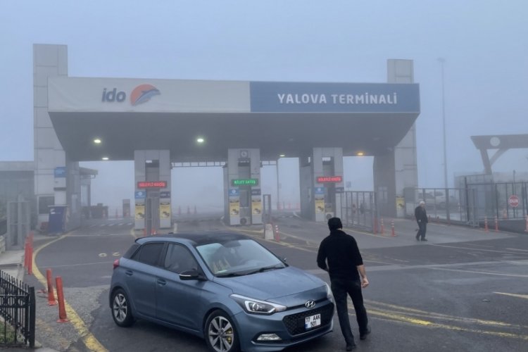 Yalova'da feribot seferlerine sis engeli