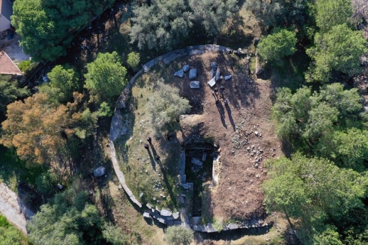 Aydın'da 2 bin 350 yıllık t&uuml;m&uuml;l&uuml;s bulundu