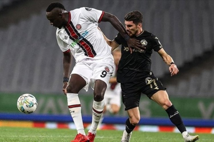 Futbolcu Mbaye Diagne'nin eğlencesi fırında son buldu