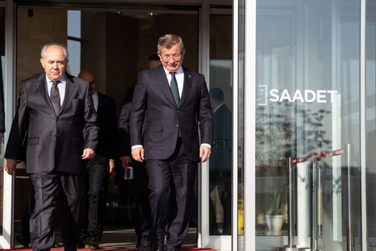 Gelecek Partisi Genel Başkanı Davutoğlu, Karamollaoğlu'nu ziyaret etti