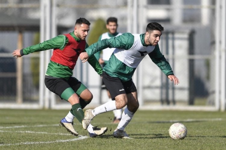 Bursaspor hazırlık ma&ccedil;ını U19 takımı ile yaptı