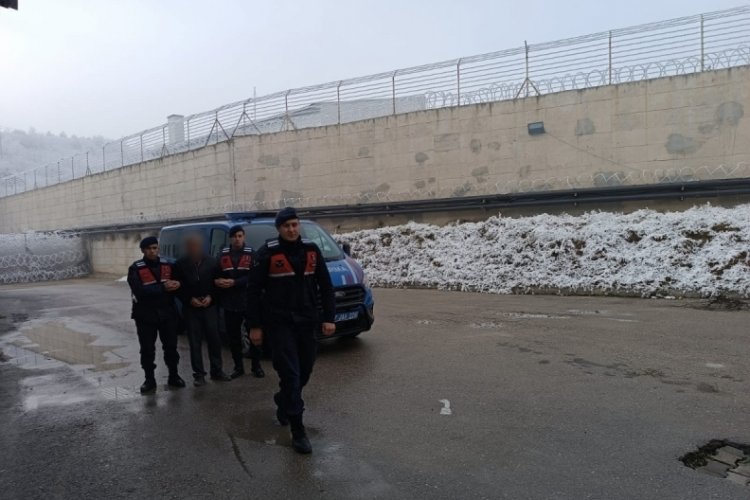 Kastamonu'da turşu bidonu ve kavanozlara esrar saklayan şahıs tutuklandı