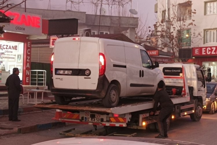 Adıyaman'da hafif ticari aracın &ccedil;arptığı &ccedil;ocuk hayatını kaybetti