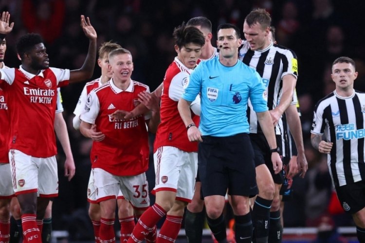 Arsenal, Newcastle United'a takıldı