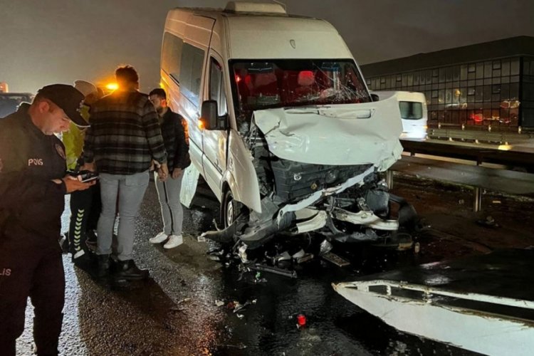 Kocaeli'de zincirleme kaza! 9 ara&ccedil; birbirine girdi