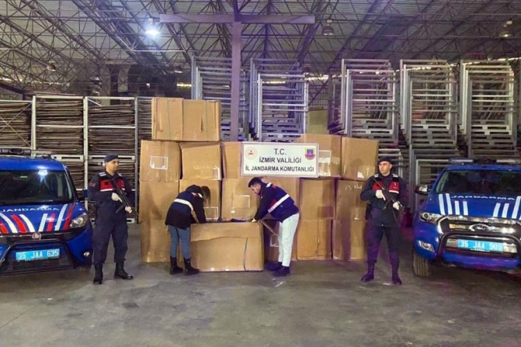 İzmir'de 39,6 ton ka&ccedil;ak t&uuml;t&uuml;n ele ge&ccedil;irildi