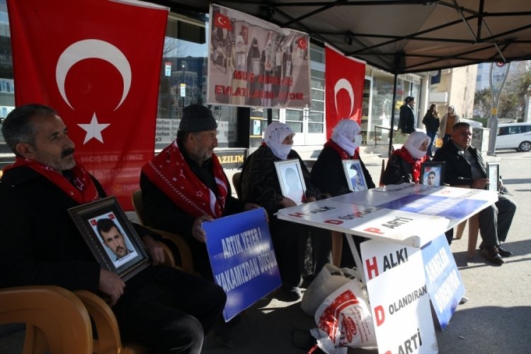 Muşlu aileler &ccedil;ocukları i&ccedil;in eylemde