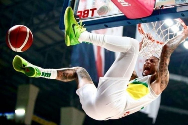 Zach Auguste haftanın oyuncusu oldu