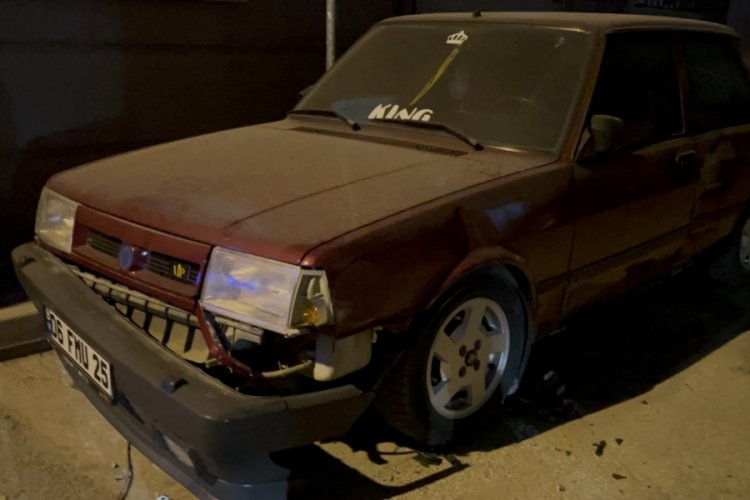 Bursa'da bir garip kaza: &Ouml;nce duvara sonra otomobile &ccedil;arptı