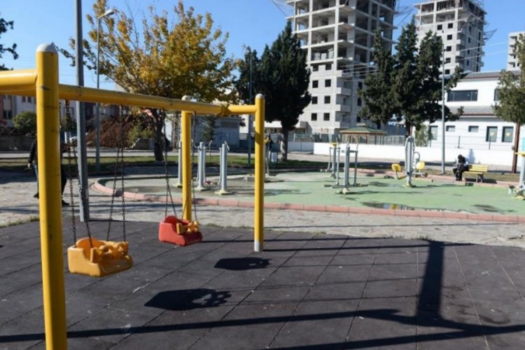 &Ccedil;ocuk parkında vahşet: Bı&ccedil;aklanarak &ouml;ld&uuml;r&uuml;ld&uuml;