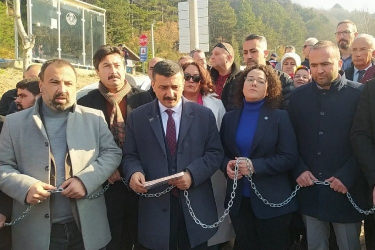 İYİ Parti Bursa'dan 'Zincirli-Kilitli' a&ccedil;ıklamaya Valilik engeli