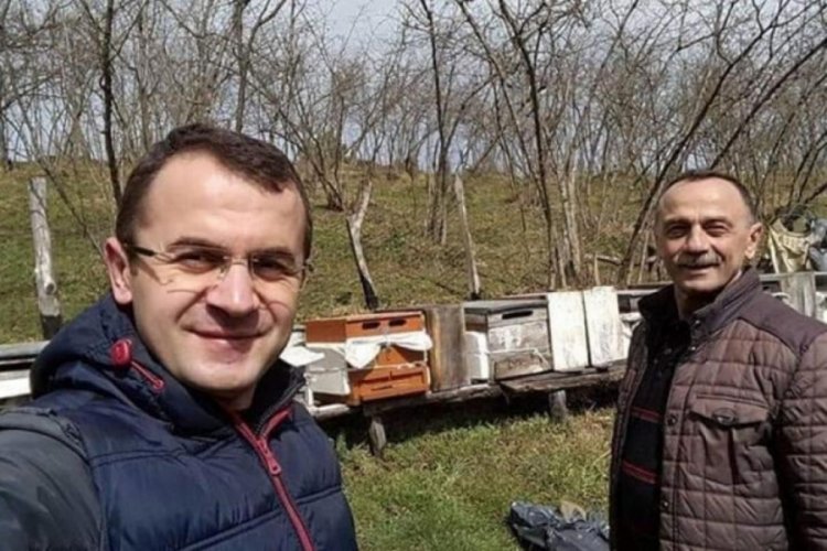 Arızalanan otomobili iterken cipin &ccedil;arptığı baba-oğul son yolculuğuna uğurlandı