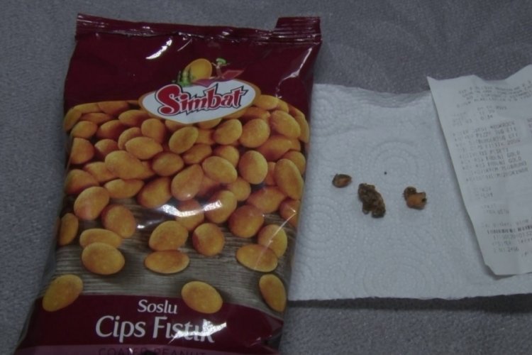 Marketten aldığı &ccedil;erez paketinden &ccedil;ıkan şey şoke etti!