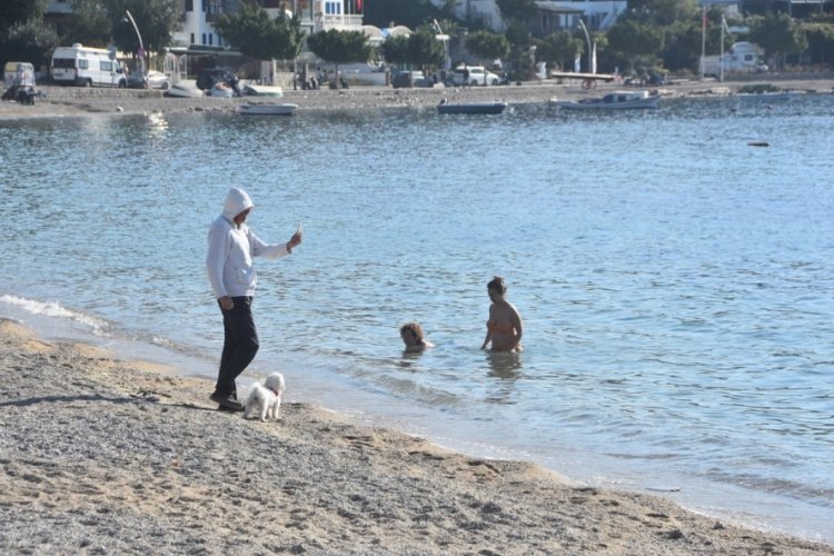 Bodrum'da turistler denize girdi