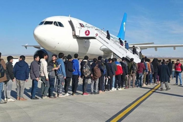 Afganistan'a 227 g&ouml;&ccedil;men g&ouml;nderildi