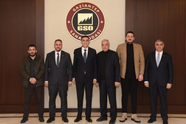 Ayakkabı sekt&ouml;r&uuml;ne kadın eli