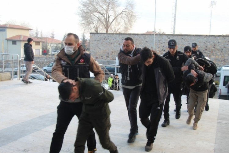 "K&ouml;k&uuml;n&uuml; kurutma operasyonunda" 33 kişi adliyede