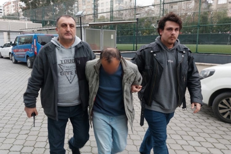 Okulda annesini &ouml;ld&uuml;rm&uuml;şt&uuml;! &Ccedil;ocuk ile babası adliyeye sevk edildi