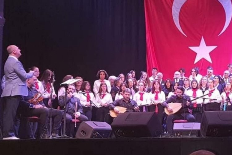 Gen&ccedil;leşen T&uuml;rk&uuml;ler'den yeni yıla coşkulu karşılama