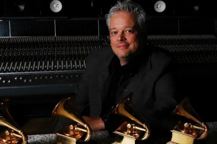 Grammy &ouml;d&uuml;ll&uuml; isim polis tarafından &ouml;ld&uuml;r&uuml;ld&uuml;