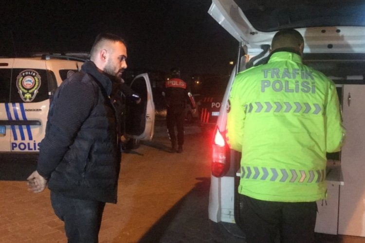 Konya'da 'dur' ihtarına uymayan şahıs baklava d&uuml;kkanında yakalandı