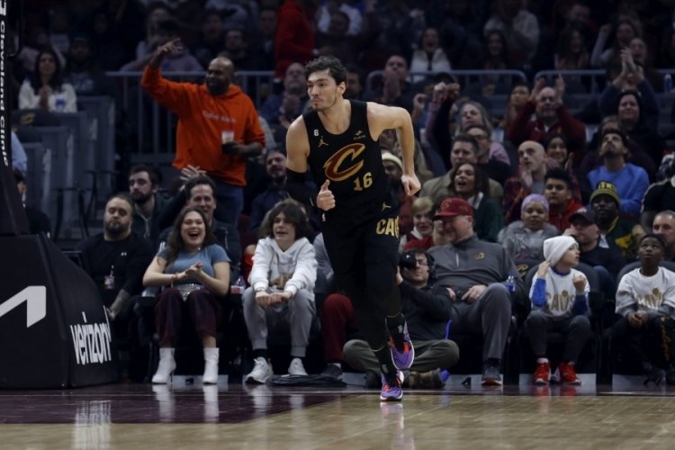 Cedi Osman'dan 15 sayılık katkı