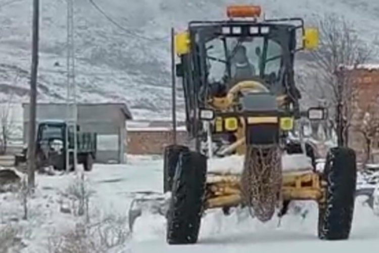 Tunceli'de 15 k&ouml;y yolu ulaşıma kapandı!