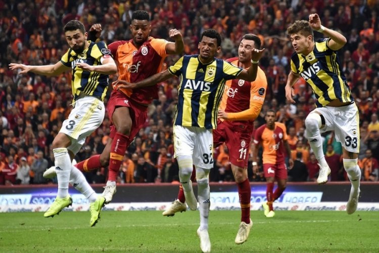 Kadık&ouml;y'de taht m&uuml;cadelesi