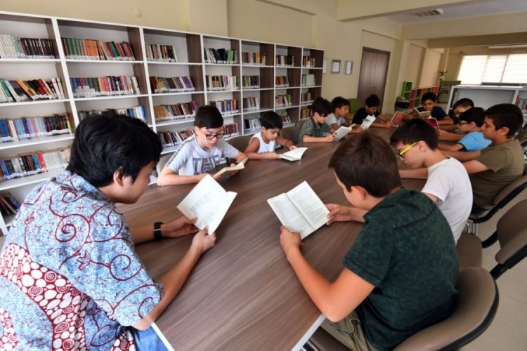 Kitapseverler Osmangazi'nin m&uuml;davimi oldu