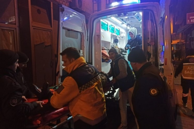 Bursa Orhangazi'de havalandırma boşluğuna d&uuml;şen yaşlı kadın yaralandı!