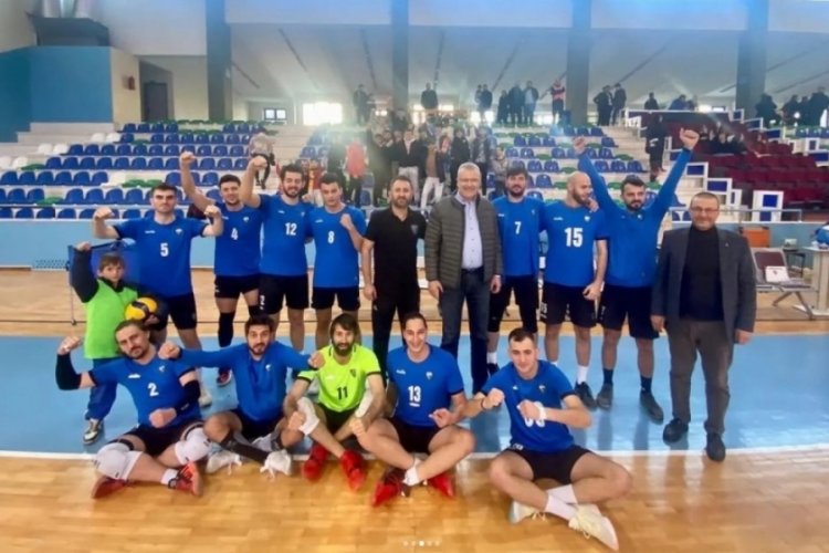 Karacabey Belediyespor evinde galip