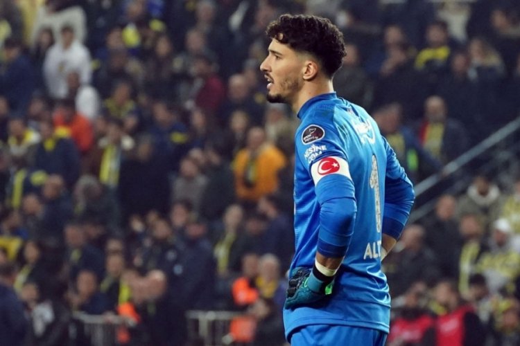 Taraftardan Altay Bayındır'a tepki
