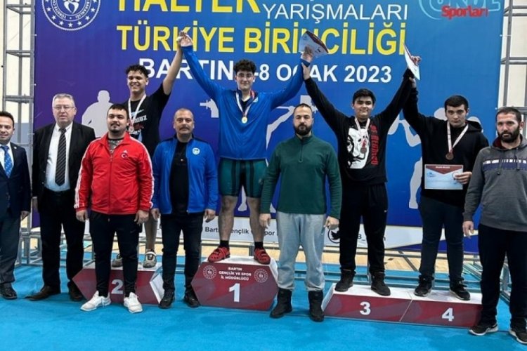 Bursa Halter Spor kul&uuml;b&uuml; sporcularından 3 madalya