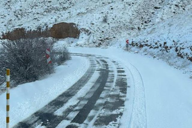 Artvin'de eğitime bir g&uuml;n ara