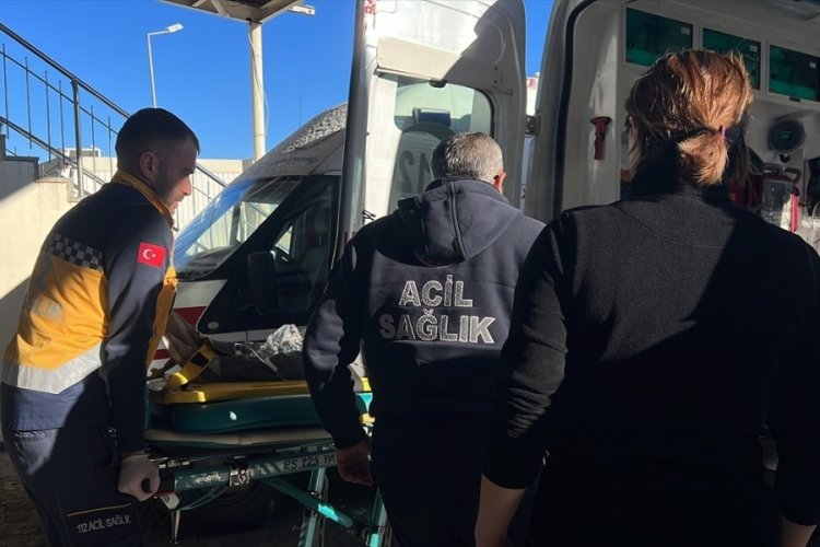 Kars'ta &ouml;ğrencileri taşıyan minib&uuml;s devrildi! 1 &ouml;ğrenci hayatını kaybetti