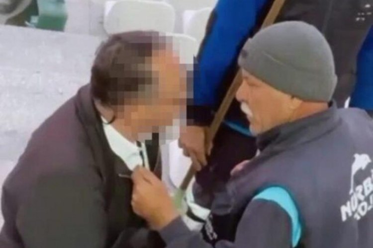 Temizlik g&ouml;revlisine saldırdı, tokat attı!