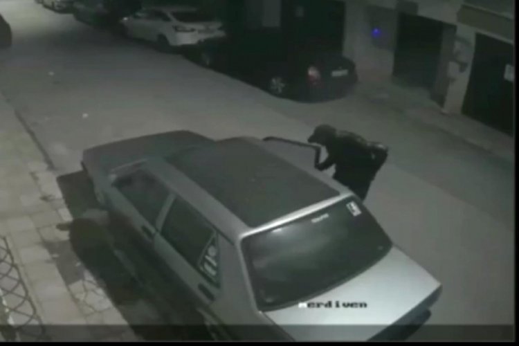32 saniyede aracın kapısını a&ccedil;tı! 6 dakikada teyp ve ses sistemi &ccedil;aldı