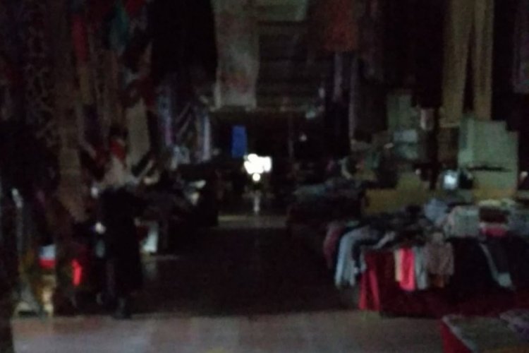 Bursa Orhangazi'de kapalı pazar esnafı karanlıkta kaldı