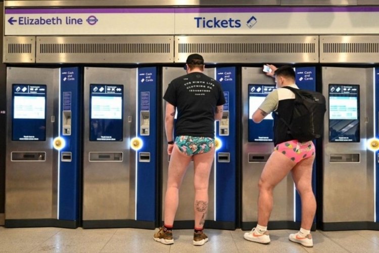 Londra'nın 'Pantolonsuz Metro G&uuml;n&uuml;' heyecanı