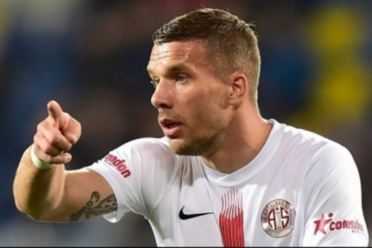Lukas Podolski bir skandala imza attı!