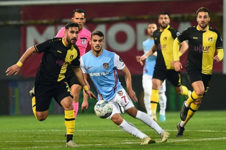 İstanbulspor puanı 90+12'de kurtardı