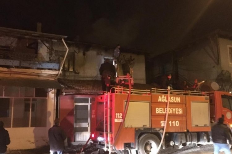 Burdur'da yangında dumandan etkilenen yaşlı adam yaşamını yitirdi