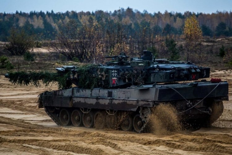 Polonya'dan Ukrayna'ya: Leopard tanklarını verebiliriz