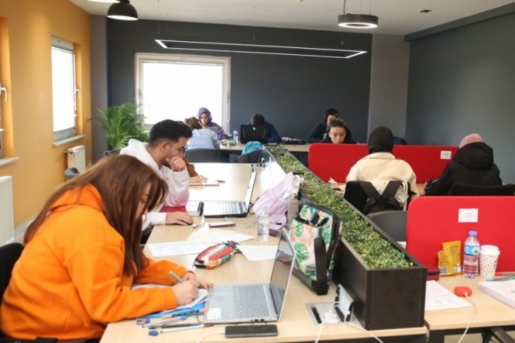 Bursa'da Nil&uuml;fer Gen&ccedil;lik Evi'ne b&uuml;y&uuml;k ilgi